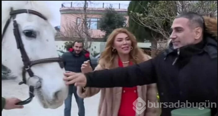 Şarkıcı Doğuş arası bozuk olan eşine at aldı