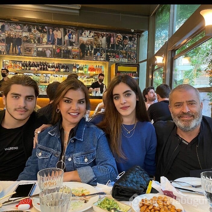 Şarkıcı Elif Karlı'nın eşi cezaevinde hayatını kaybetti
