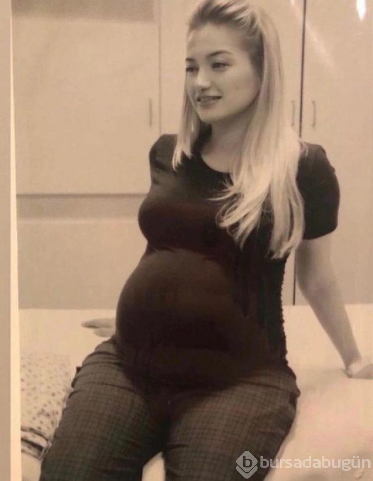 Esra Ezmeci hamilelik fotoğrafını paylaştı