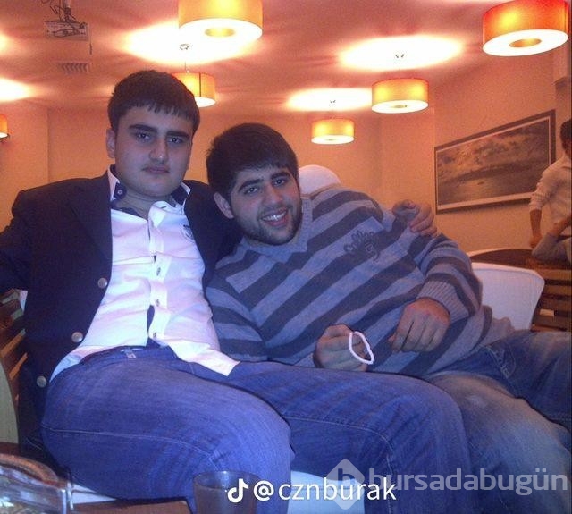Fenomen CZN Burak'ın yıllar önceki haline yorum yağdı!