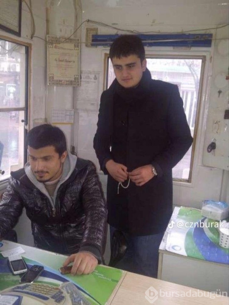 Fenomen CZN Burak'ın yıllar önceki haline yorum yağdı!