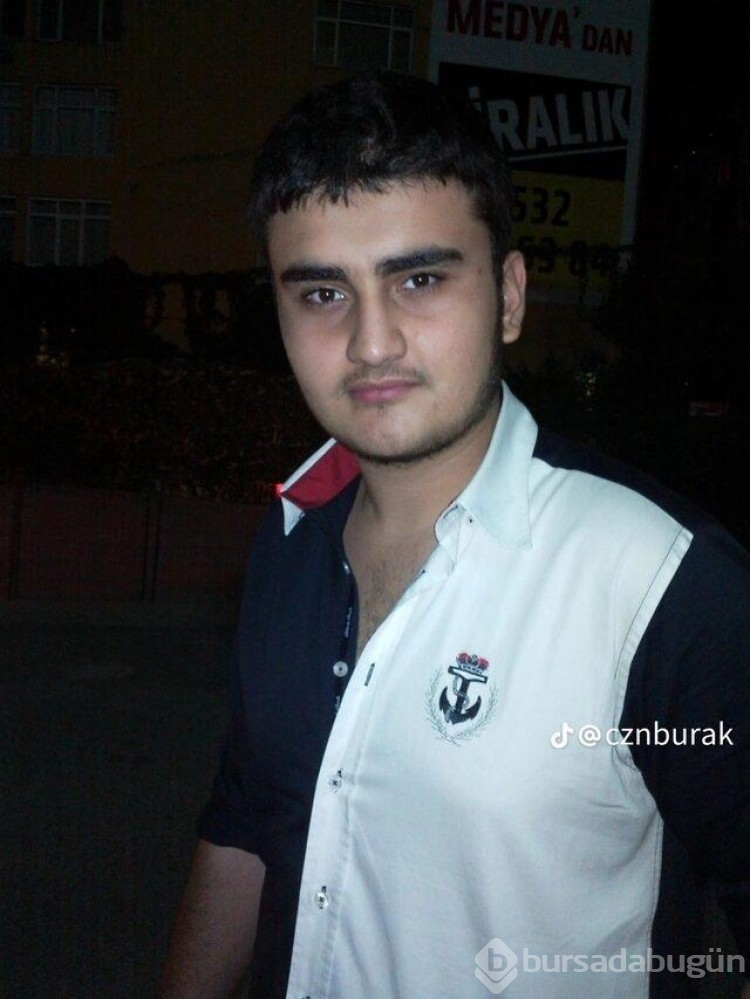 Fenomen CZN Burak'ın yıllar önceki haline yorum yağdı!