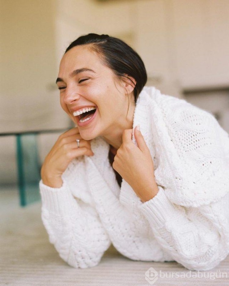 Oyuncu Gal Gadot'un pozuna yorum yağdı! 'Pantolon nerede?'