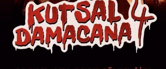 Kutsal Damacana 4'de Şafak Sezer ve Kızı oynuyor