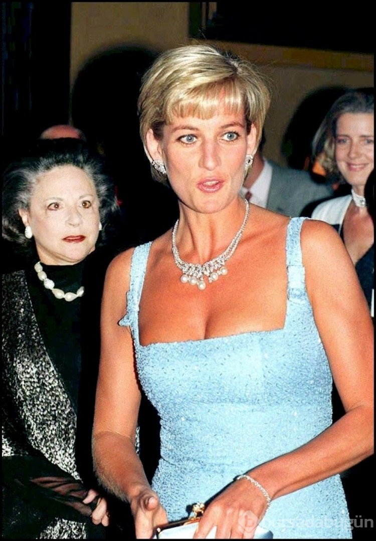Kim Kardashian, Prenses Diana'nın kolyesini satın aldı