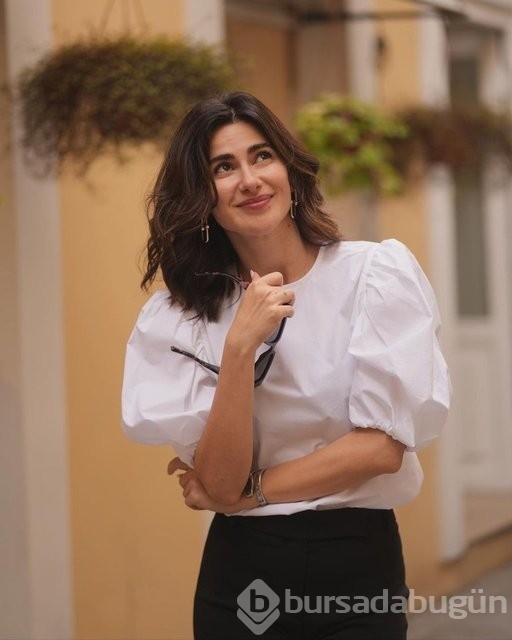 Nesrin Cavadzade'nin tercihi transparan oldu
