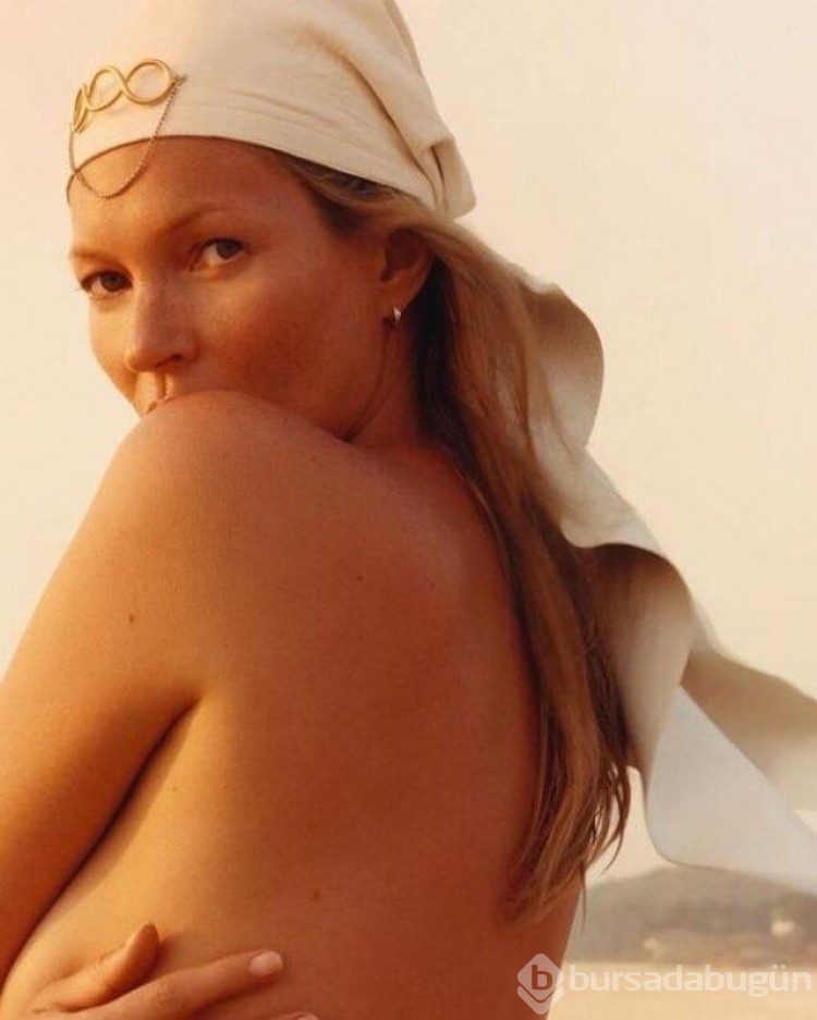 Kate Moss mağaza tuvaletinde cinsel ilişkiye girerken yakalanmış
