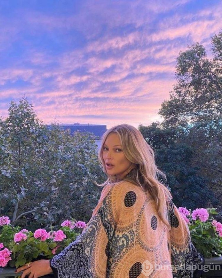 Kate Moss mağaza tuvaletinde cinsel ilişkiye girerken yakalanmış
