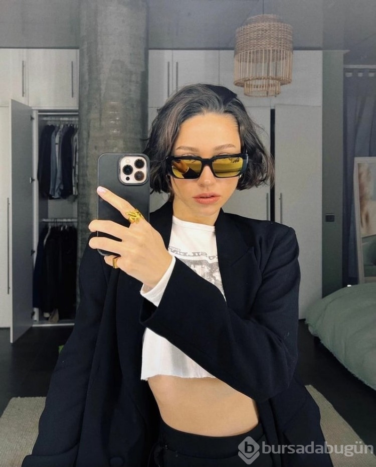 Zeynep Bastık'ın transparan tarzı gündem oldu