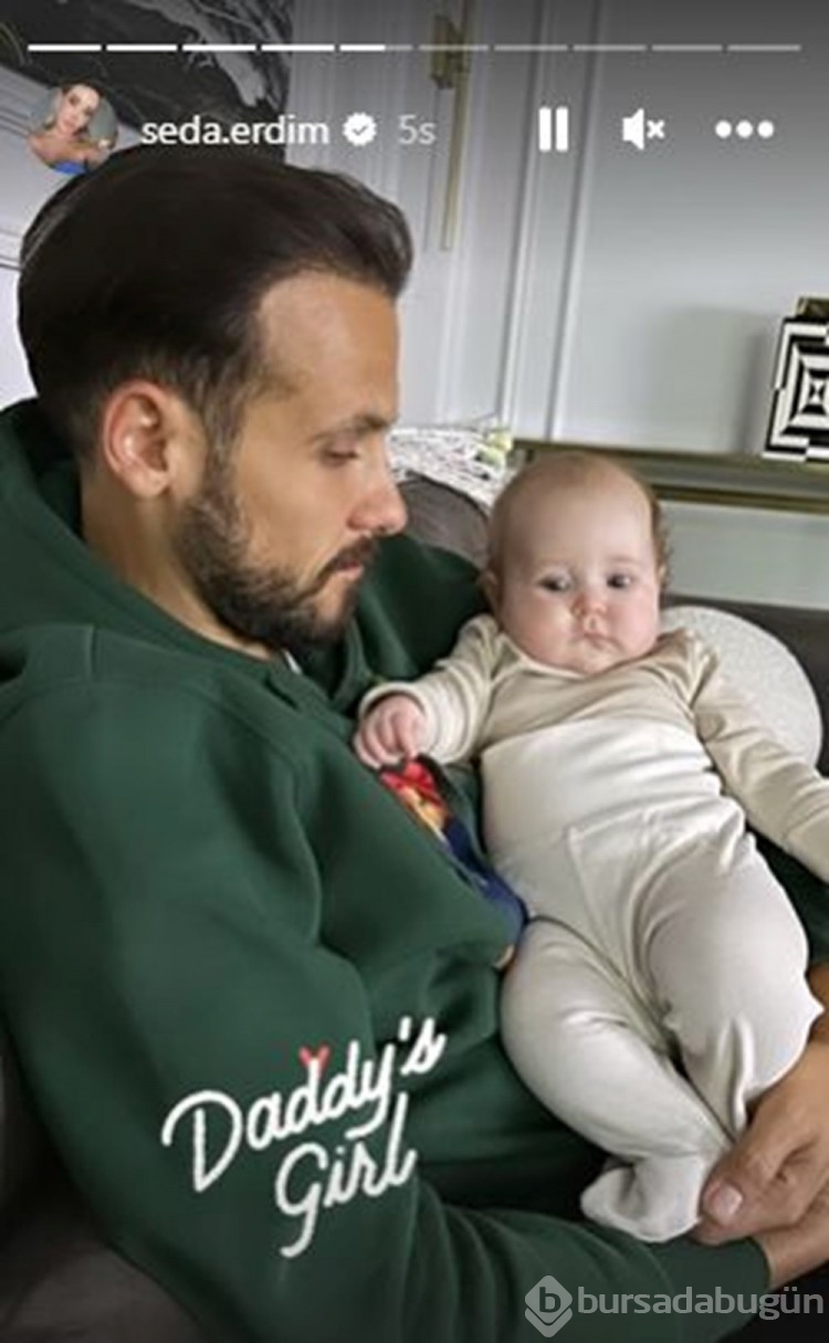 Survivor'a veda eden Ümit Erdim kızıyla poz verdi
