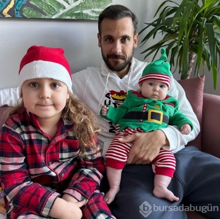 Survivor'a veda eden Ümit Erdim kızıyla poz verdi
