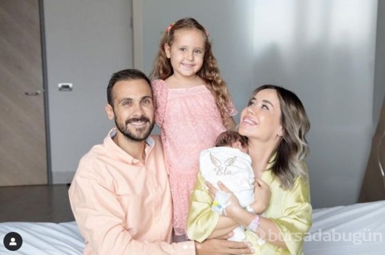 Survivor'a veda eden Ümit Erdim kızıyla poz verdi
