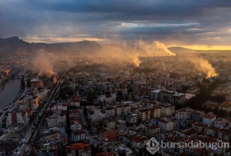 Deprem bölgesindeki acıyı yansıtan fotoğraflar
