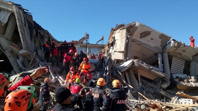 Deprem anında ve sonrasında yapılması gerekenler neler? Deprem çantası nasıl hazırlanır?
