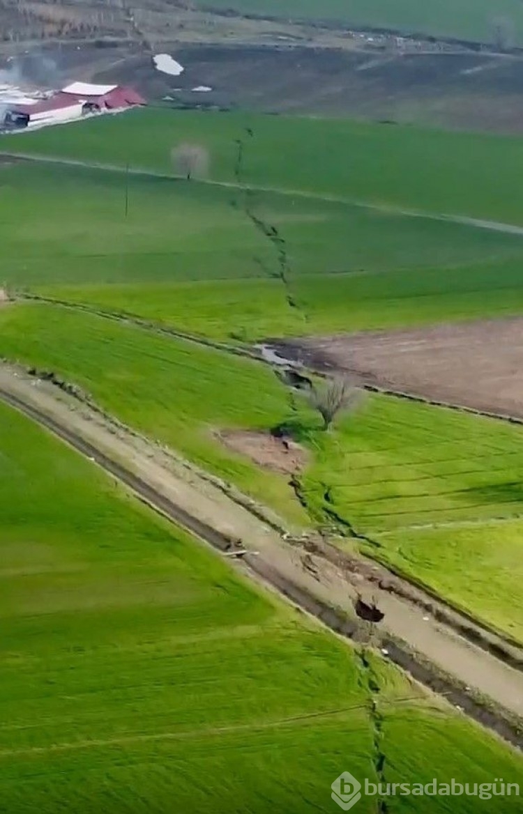 Deprem sonrası fay kırığı havadan ilk kez görüntülendi

