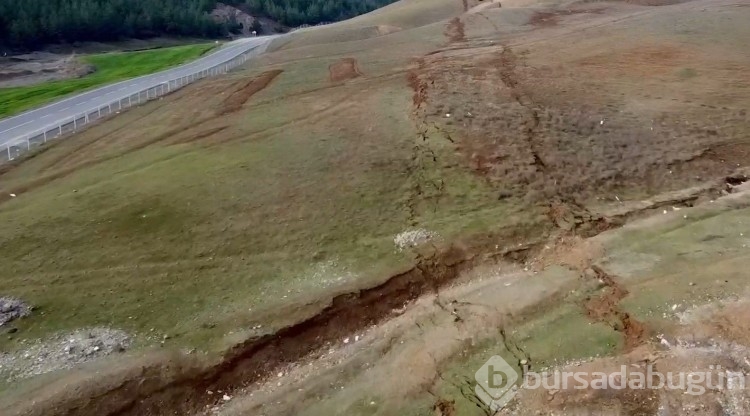 Deprem sonrası fay kırığı havadan ilk kez görüntülendi
