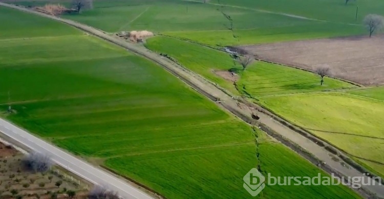 Deprem sonrası fay kırığı havadan ilk kez görüntülendi
