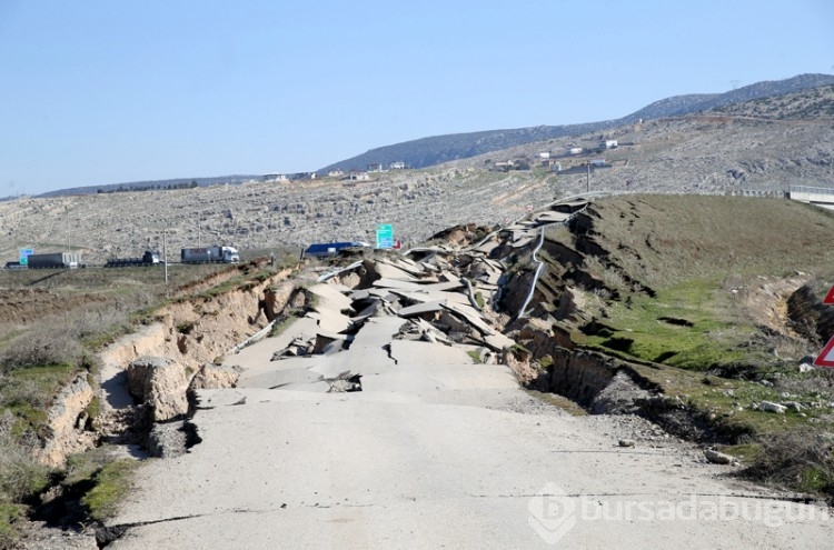 Deprem sonrası köy yolları bu hale geldi