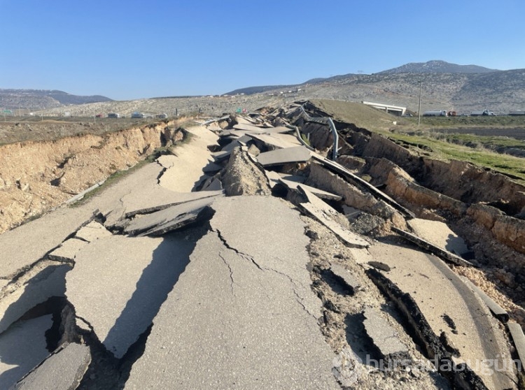 Deprem sonrası köy yolları bu hale geldi
