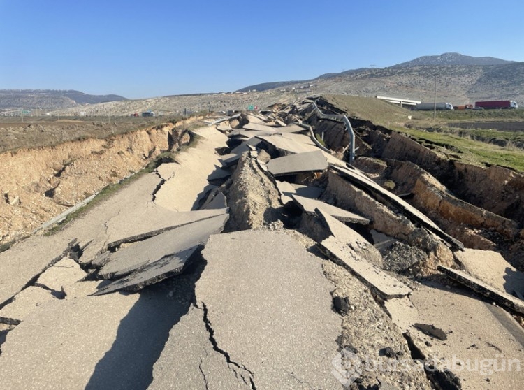 Deprem sonrası köy yolları bu hale geldi