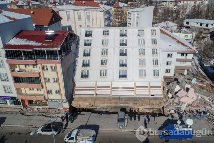 Binaların yıkılma şekli neyin göstergesi?