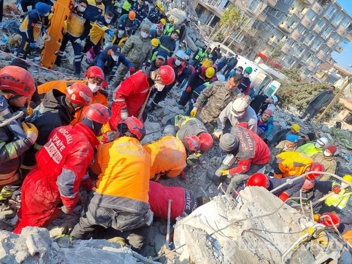 Depremin zarar verdiği ilçelerde hasar tespitleri yapıldı
