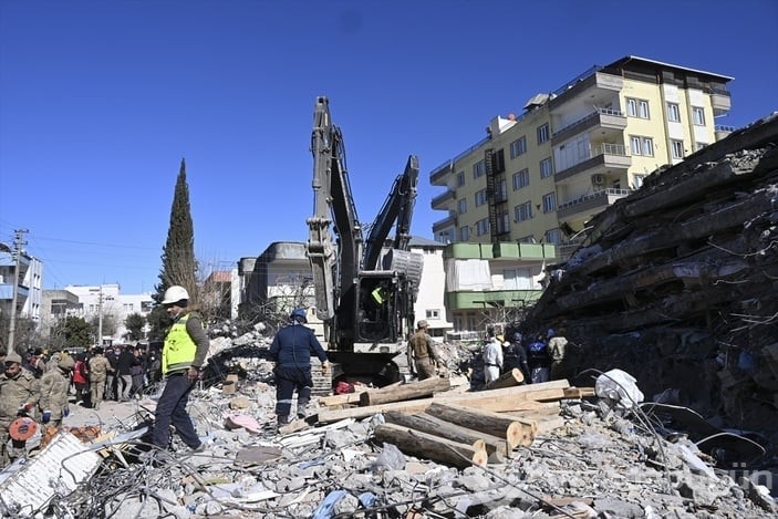 Depremin zarar verdiği ilçelerde hasar tespitleri yapıldı
