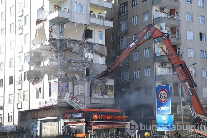 Depremin zarar verdiği ilçelerde hasar tespitleri yapıldı
