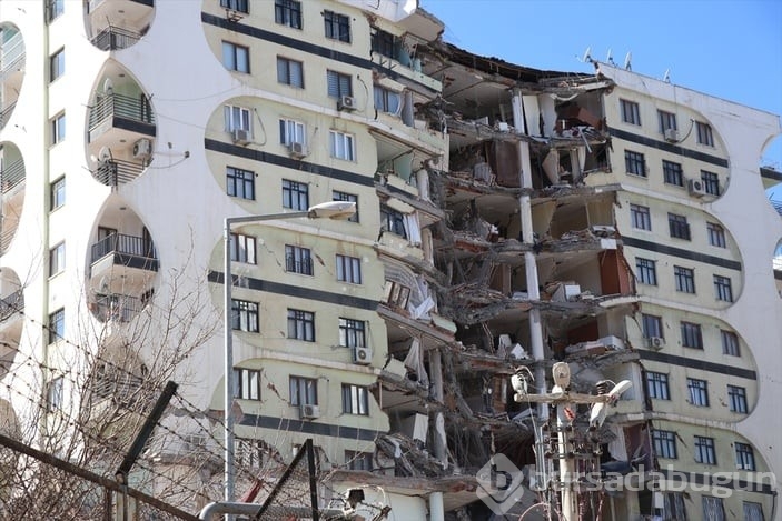 Depremin zarar verdiği ilçelerde hasar tespitleri yapıldı
