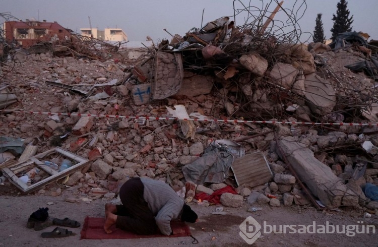 Deprem bölgesinde vesikalık fotoğrafla teşhis
