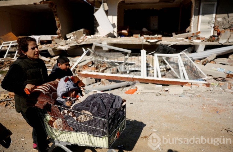 Deprem bölgesinde vesikalık fotoğrafla teşhis
