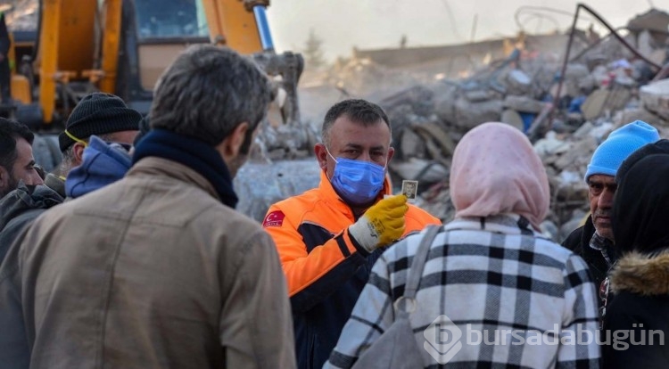Deprem bölgesinde vesikalık fotoğrafla teşhis
