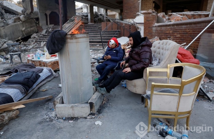 Deprem bölgesinde vesikalık fotoğrafla teşhis
