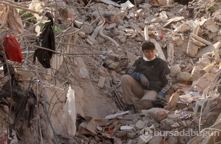 Deprem bölgesinde 14. gün: Yıkımın ardından geriye kalanlar...