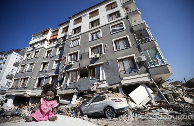 Deprem bölgesinde 14. gün: Yıkımın ardından geriye kalanlar...