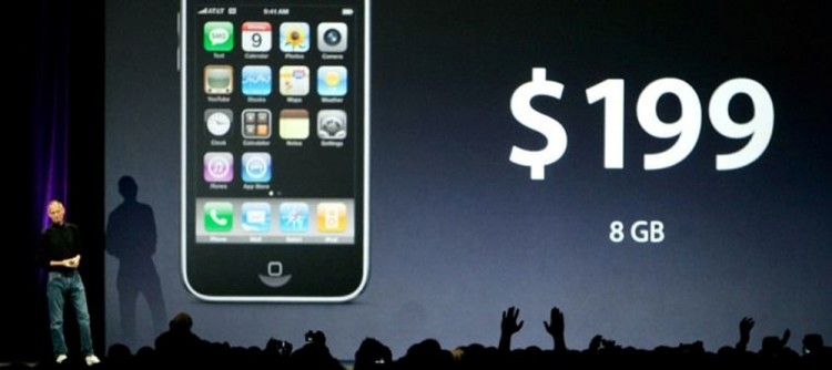 16 yıllık iPhone açık artırmada satıldı
