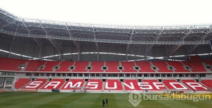 Samsun 19 Mayıs Stadyumu'nda endişe eden çatlaklar