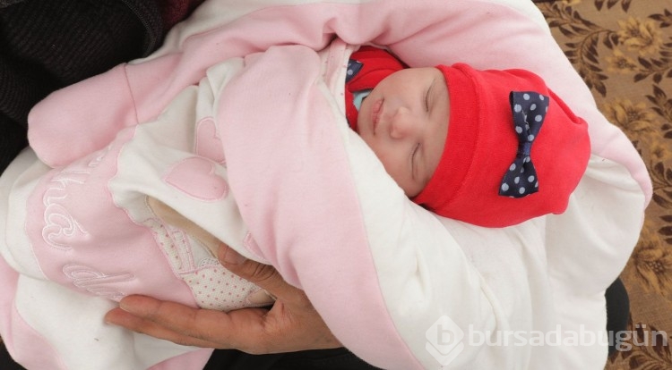 Enkazda doğan mucize bebek: Afra