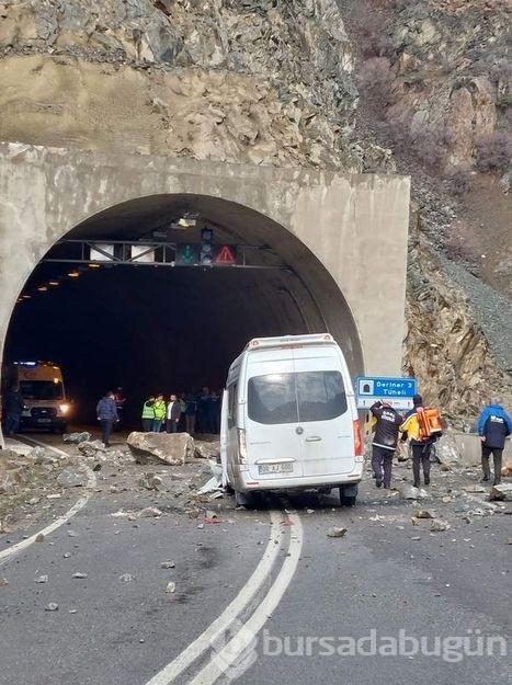 Artvin'de heyelan! 4 kişi yaralandı