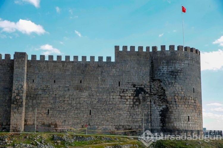 Diyarbakır'da 606 tescilli yapıdan 4'ü ağır, 30'u orta hasarlı çıktı