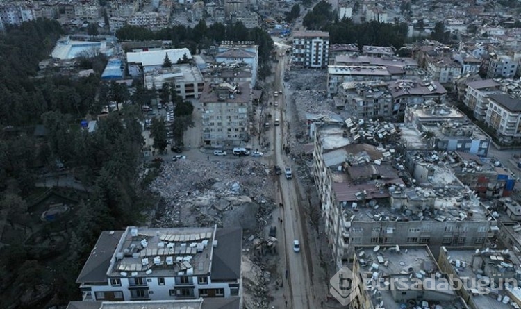 Hasarlı evlerin içi görüntülendi