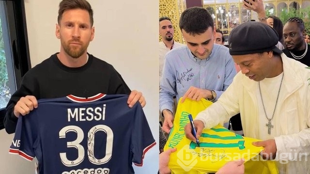 CZN Burak, depremzedeler için kendisine hediye edilen Messi ve Ronaldinho imzalı formaları sattı
