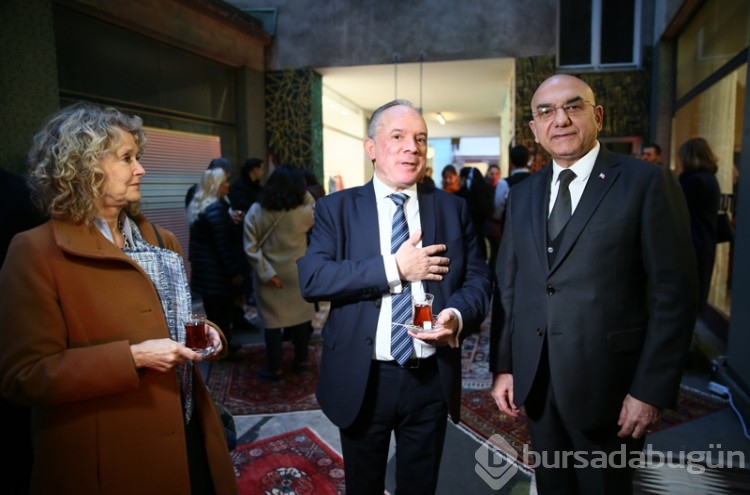 Atıl Kutoğlu'ndan depremzedeler için yardım etkinliği düzenledi
