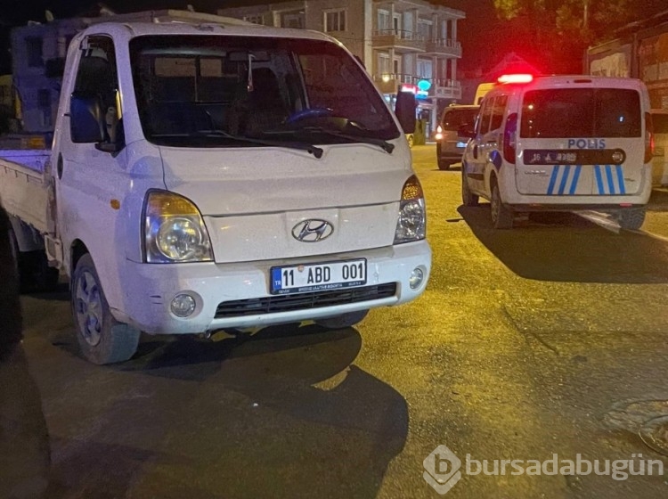 Kamyonet ile motosiklet çarpıştı