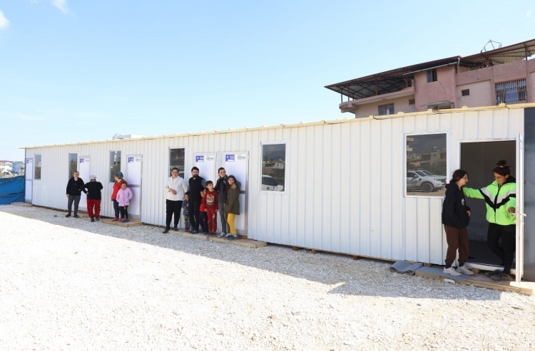 Bursa Büyükşehir'den Hatay'a konteyner kenti kuruldu