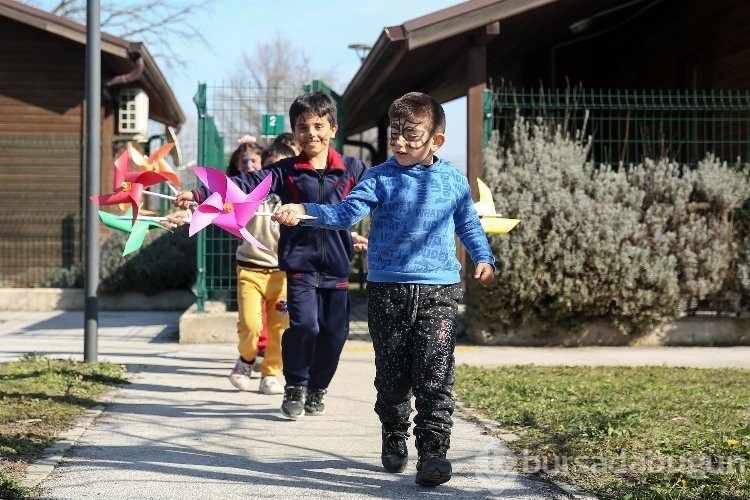 Depremzede çocuklara Bursa'da oyun ve moral