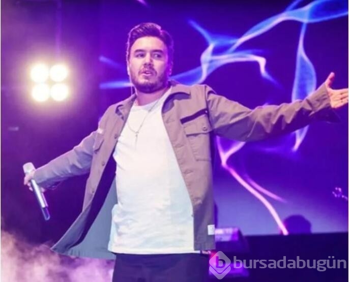Mustafa Ceceli'nin depremzede aileye yaptığı jest takdir edildi
