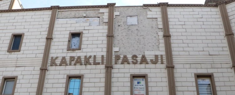 50 yıllık pasaj yıkılma tehlikesi ile mühürlendi