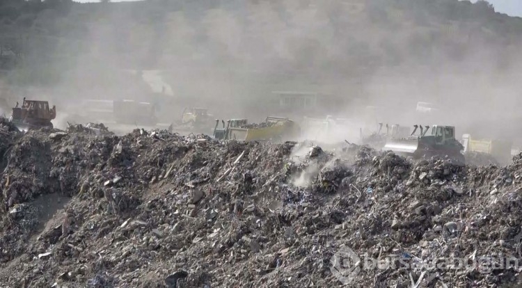 Hafriyat kamyonlarının biri gitmeden diğeri geliyor