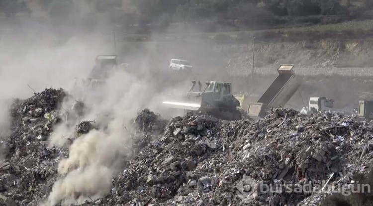 Hafriyat kamyonlarının biri gitmeden diğeri geliyor